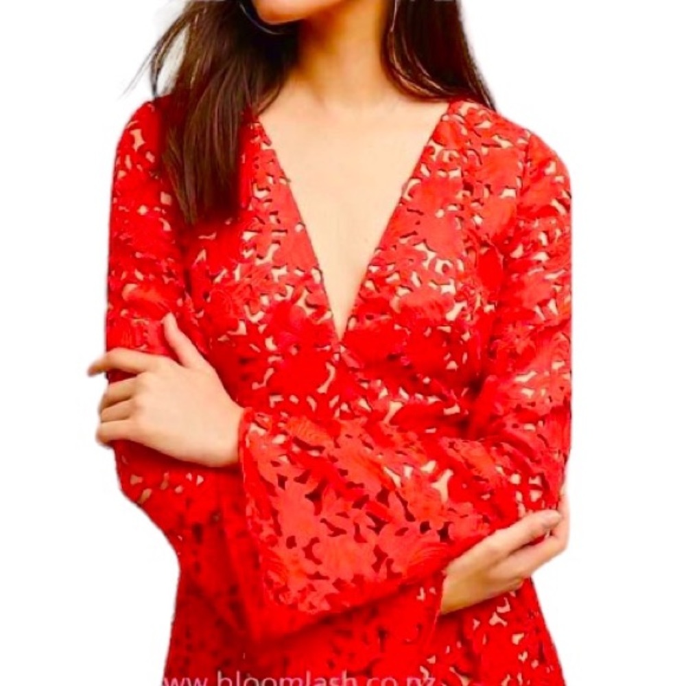 Monique Lhuillier Bell Sleeve Red Lace Deep V Stunning Dress size 10P